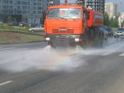 Мытье дорог поливомоечной машиной КОММАШ КО-713Н-10