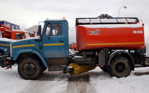 Мытье дорог поливомоечной машиной BEAM A12000 в Кобринском
