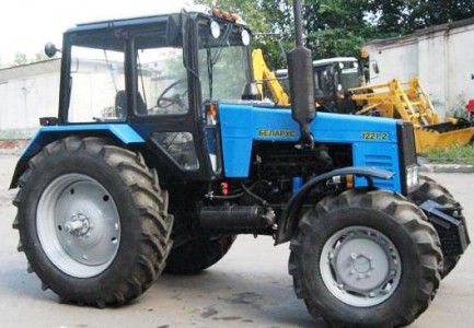 Комбинированный трактор ЮМЗ  8244.2М в Сокольском