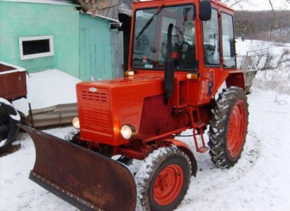 Трактор со щеткой Fendt 800 Vario в Карабулаке