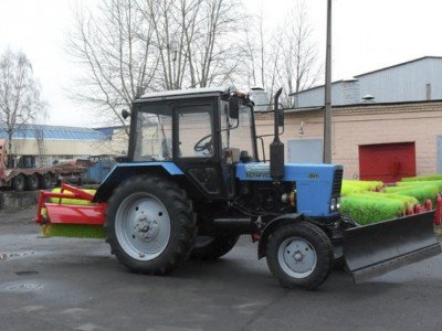 Сельский трактор БЕЛАРУС  1025.3 в Николаевке