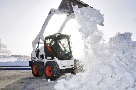 Уборка снега в Мирном