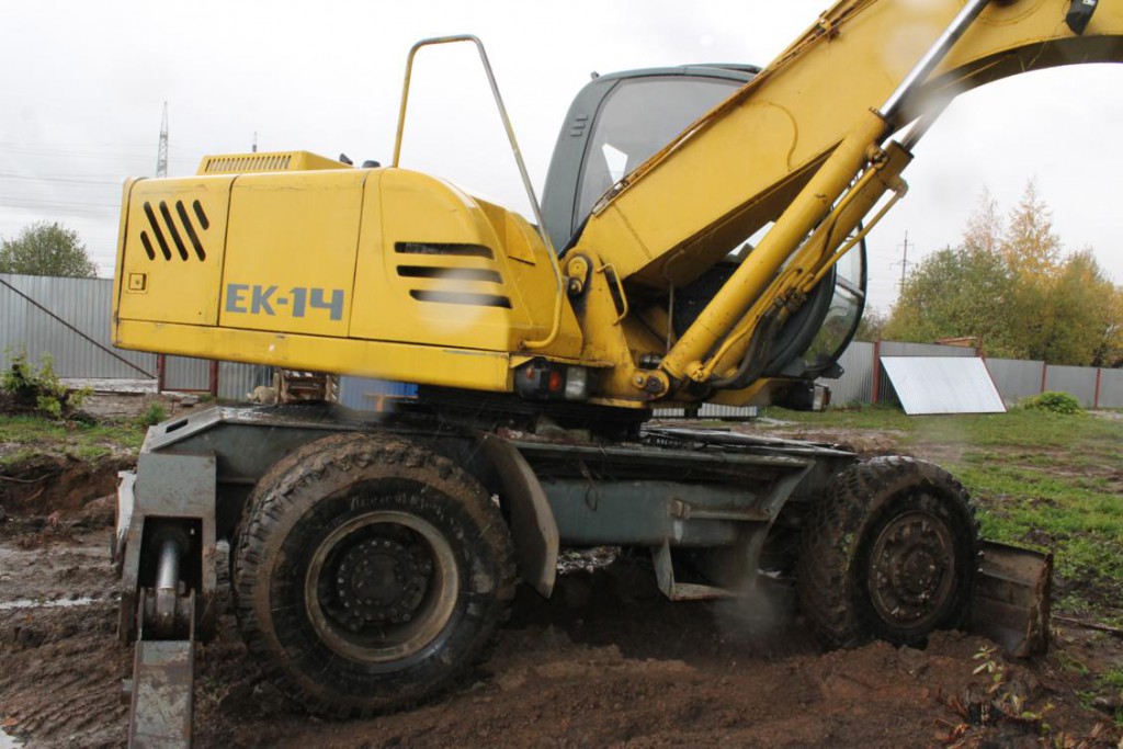 Экскаватор. Гусеничный экскаватор xe 260 c. Экскаватор 1 м3. Экскаватор кс 180. Частный экскаватор.