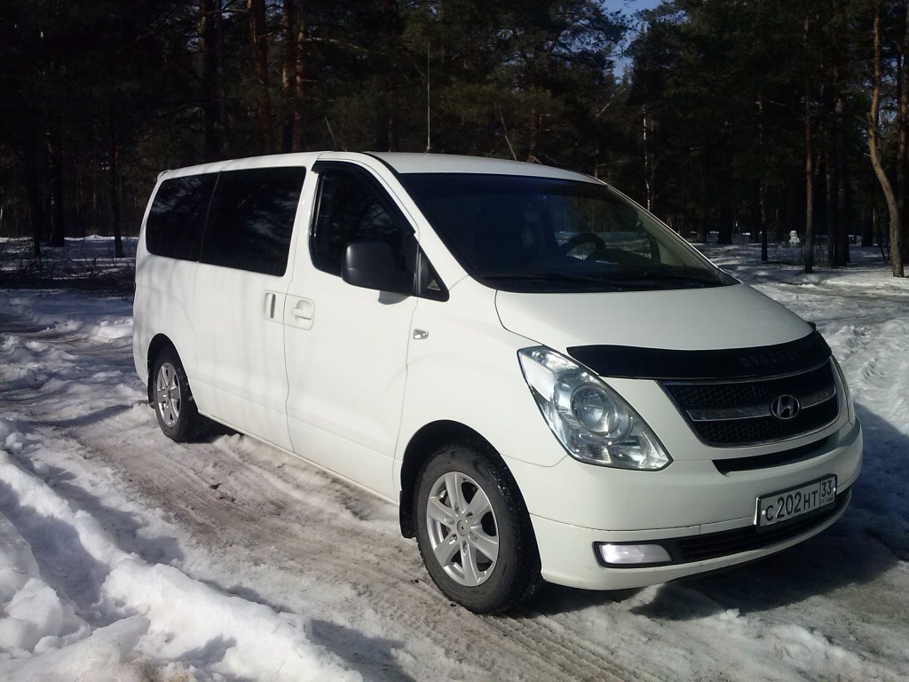 Перевозки 8 пассажиров. Hyundai Starex межгород. Хендай Старекс белый. Микроавтобус Хендай белый. Микроавтобус Хендай на 30 мест.