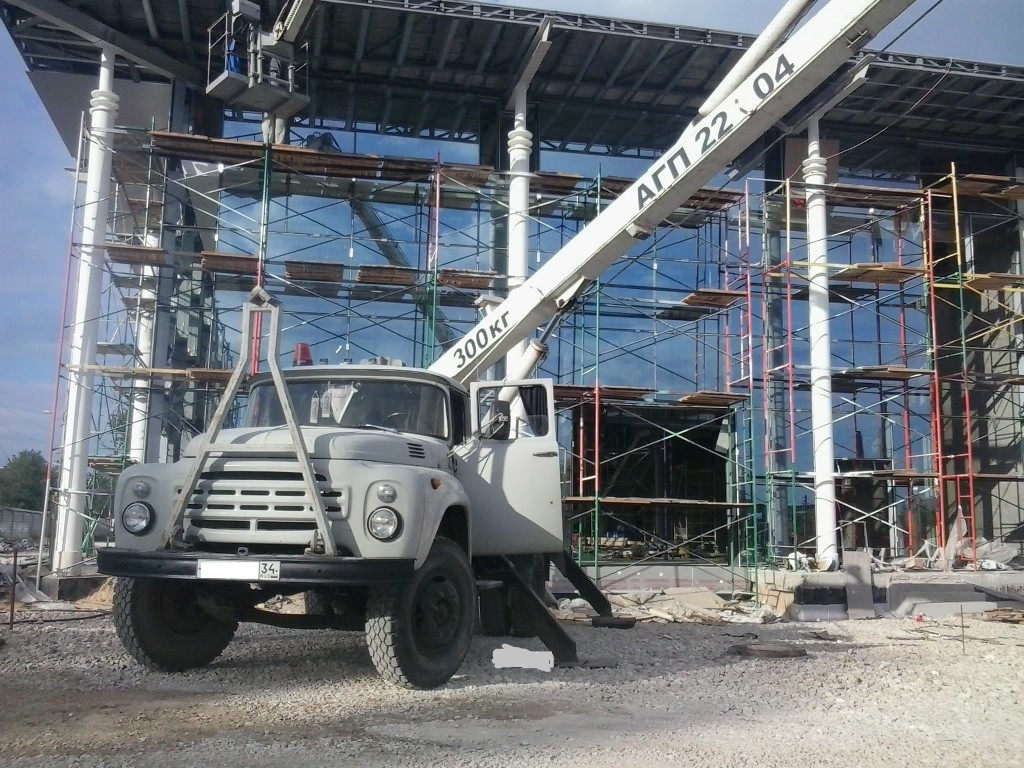 Автовышка телескоп с поворотной люлькой. Автовышка волгоград. Автовышка газ 3307 ап-17а. Исузу эльф автовышка. Tadano at-150s-1-00007 spec.