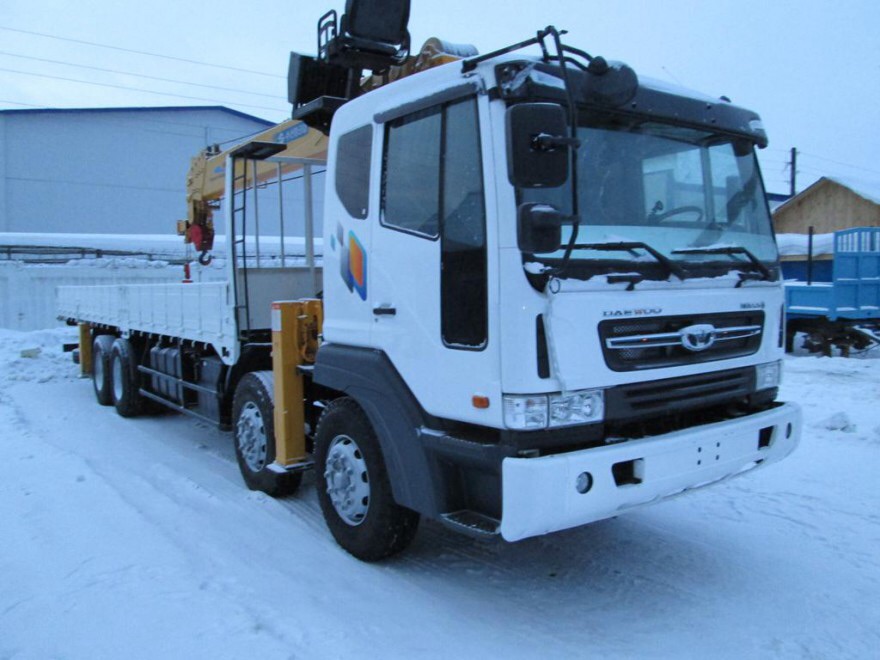 Манипулятор 9 метров. Daewoo Novus 10 тонн. Манипулятор 10 тонн - Daewoo Novus. Дэу манипулятор 9 метров. Манипулятор 9 метров борт.