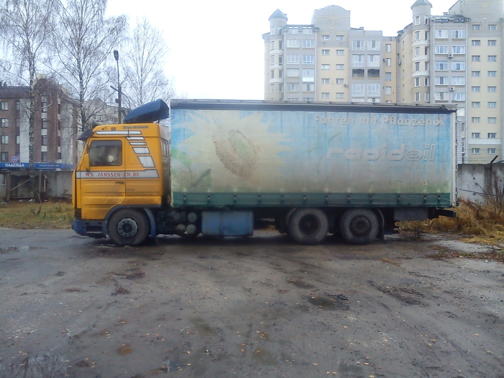 Грузовик 15 тонн. Скания 15 тонник. Скания 10т. Скания 113 фургон 10 тонник. Скания 10 тонн тентованный.