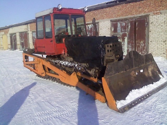 Алтайский бульдозер. Трактор ДТ-75 бульдозер. Бульдозер дт75 ВГТЗ. Мехлопата на ДТ 75. Алтайский трактор дт75.