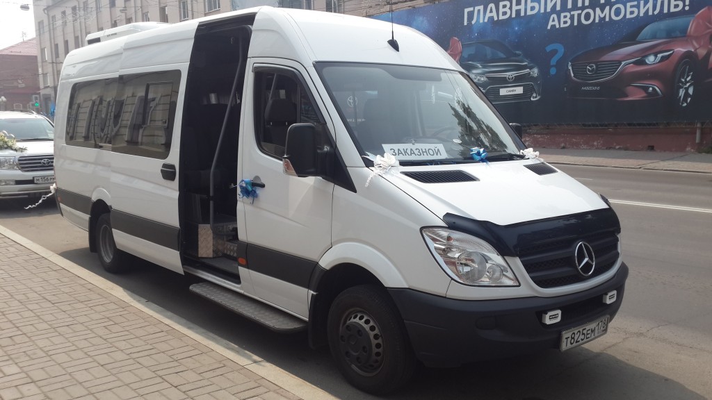 Автобус ульяново. Mercedes Sprinter 20 мест. Мерседес Спринтер 18 мест. Мерседес Спринтер заказной автобус. Автобус Мерседес 18 мест.