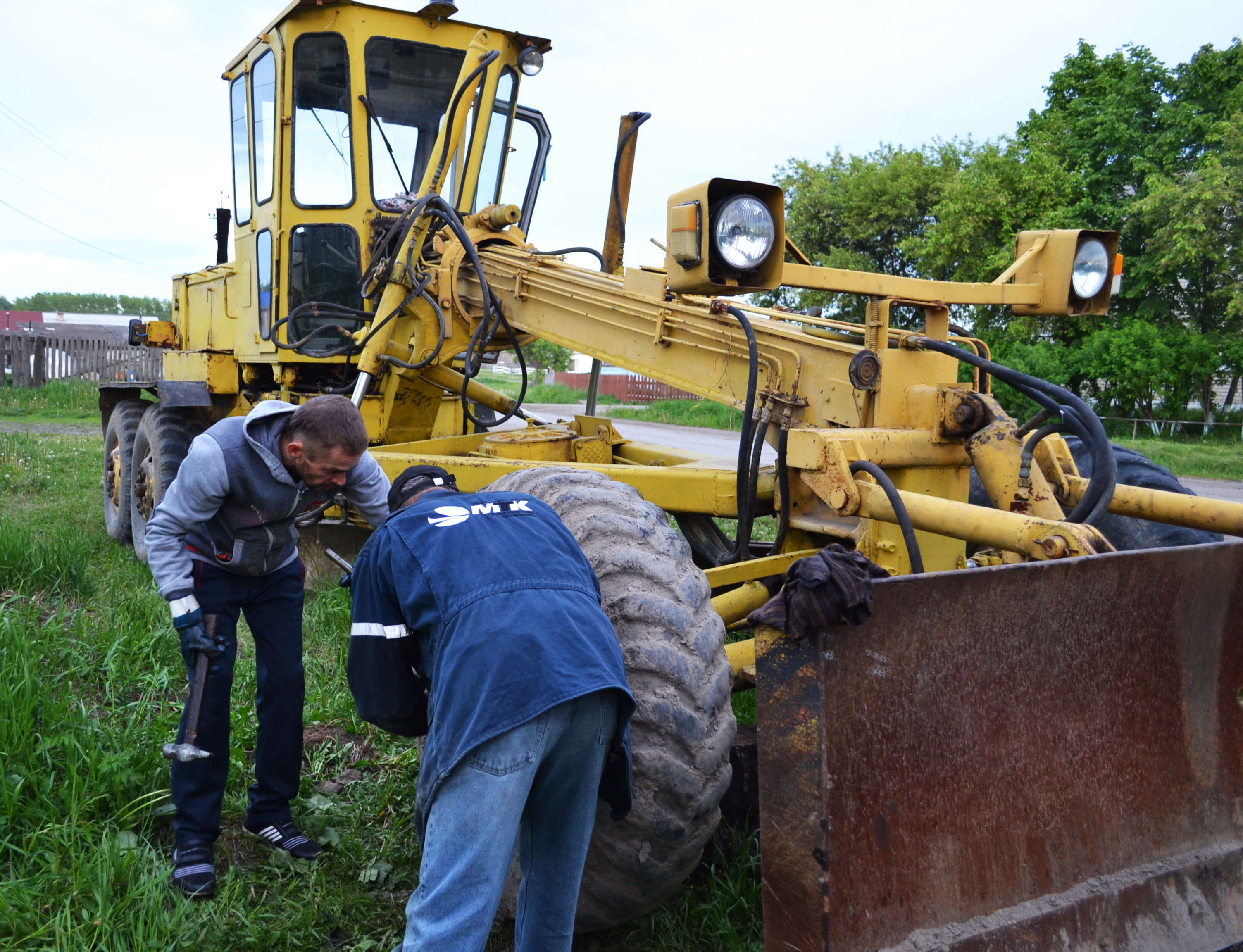 услуги грейдера кореновск. обслуживание автогрейдеров. мощность грейдер gr215. обслуживание автогрейдеров. автогрейдер гс-10.
