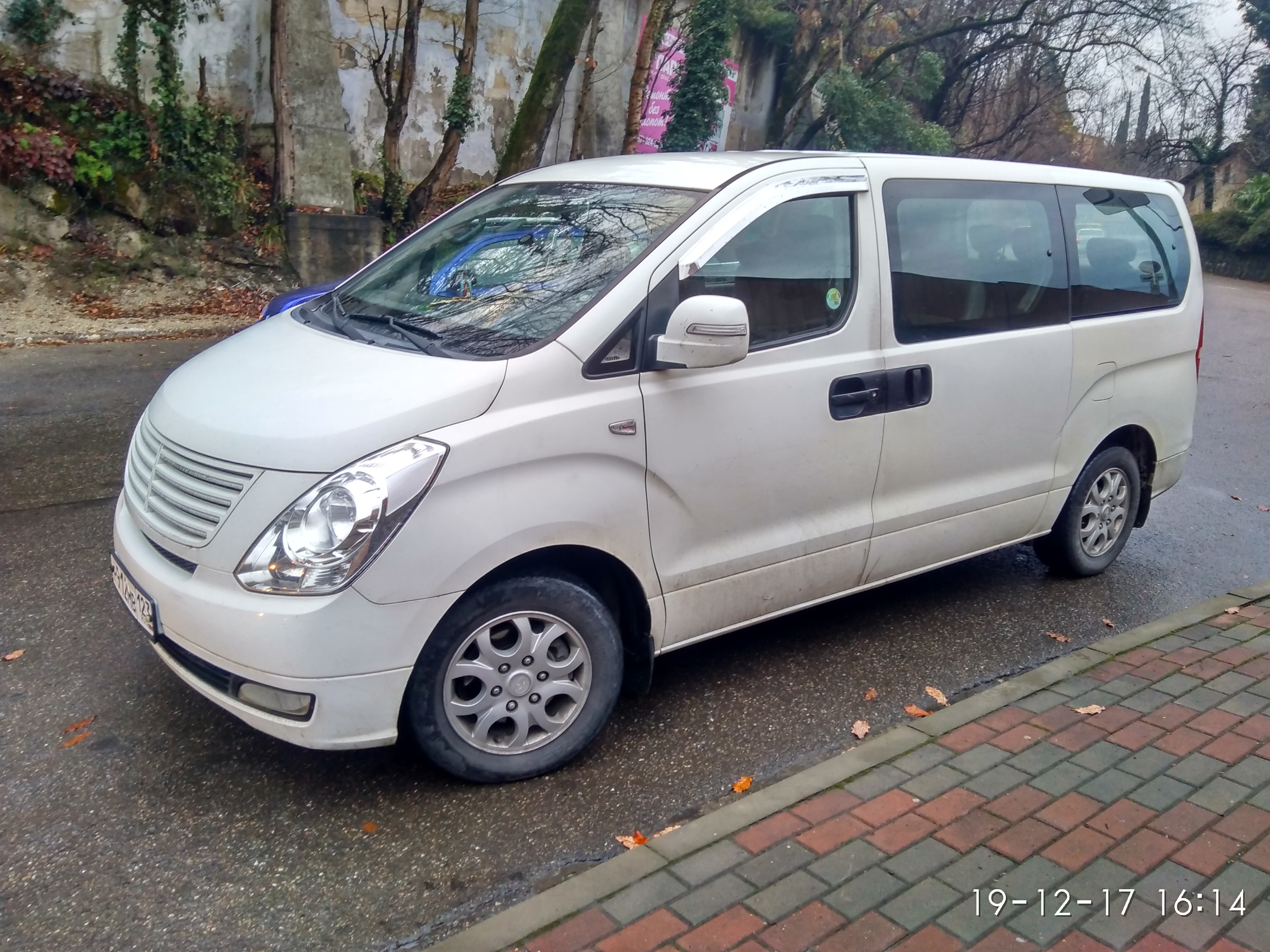 Авито краснодарский край автомобили хендай. Хундай Старекс. Hyundai Starex NARXLARI. Трансфер Старекс. Hyundai Starex Buffer NARXLARI.