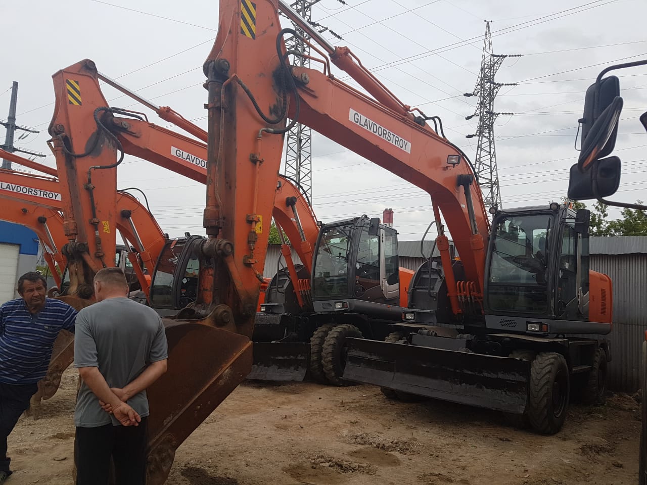 Lc 300 экскаватор. Экскаватор hitachi zx 190. Мини экскаватор-погрузчик venieri vf1. Экскаватор 33. Экскаватор fr 220 21.