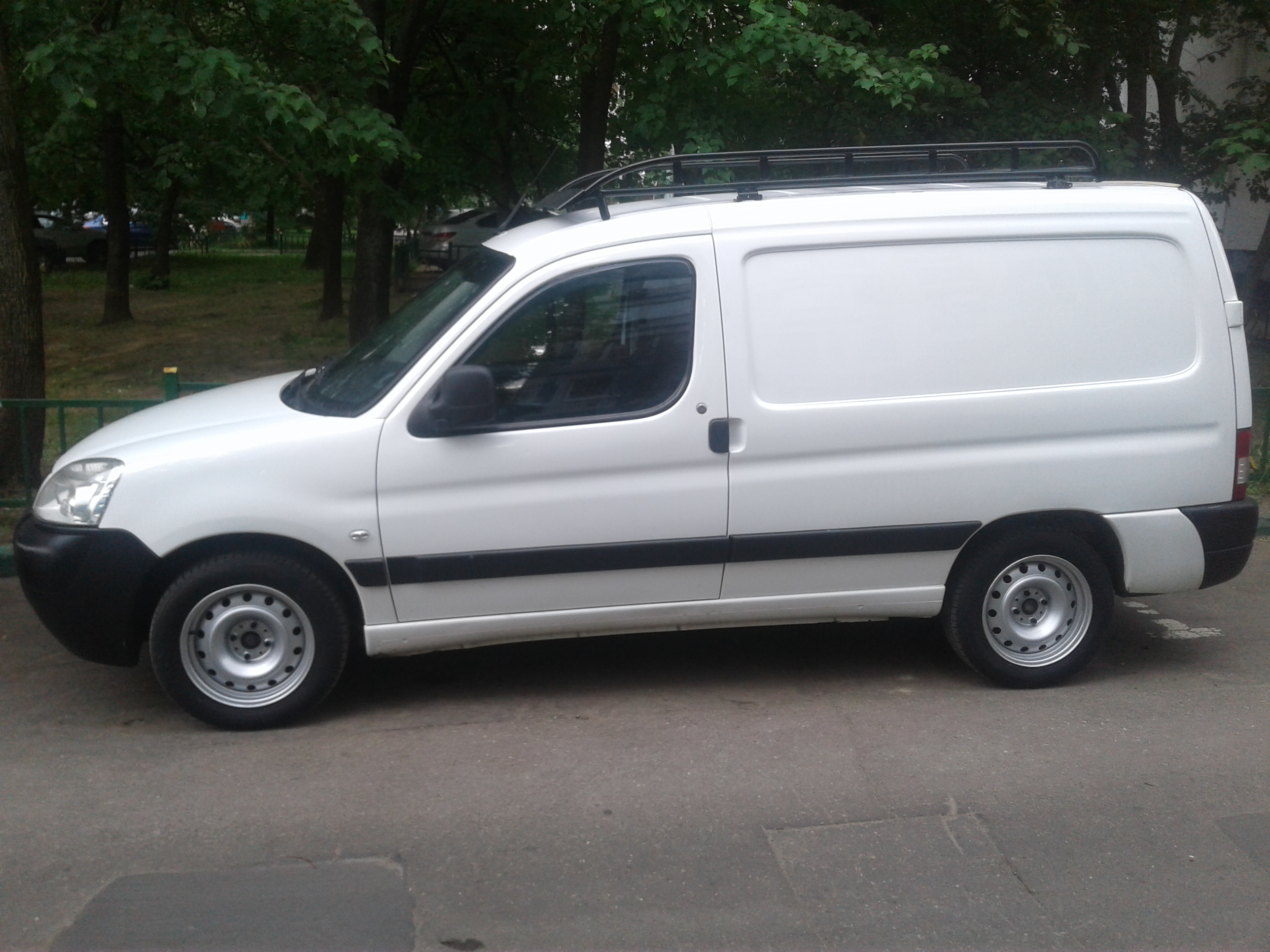 Partner 2000. Peugeot partner 2000. Пежо партнер 2000. Грузоподъемность каблука.