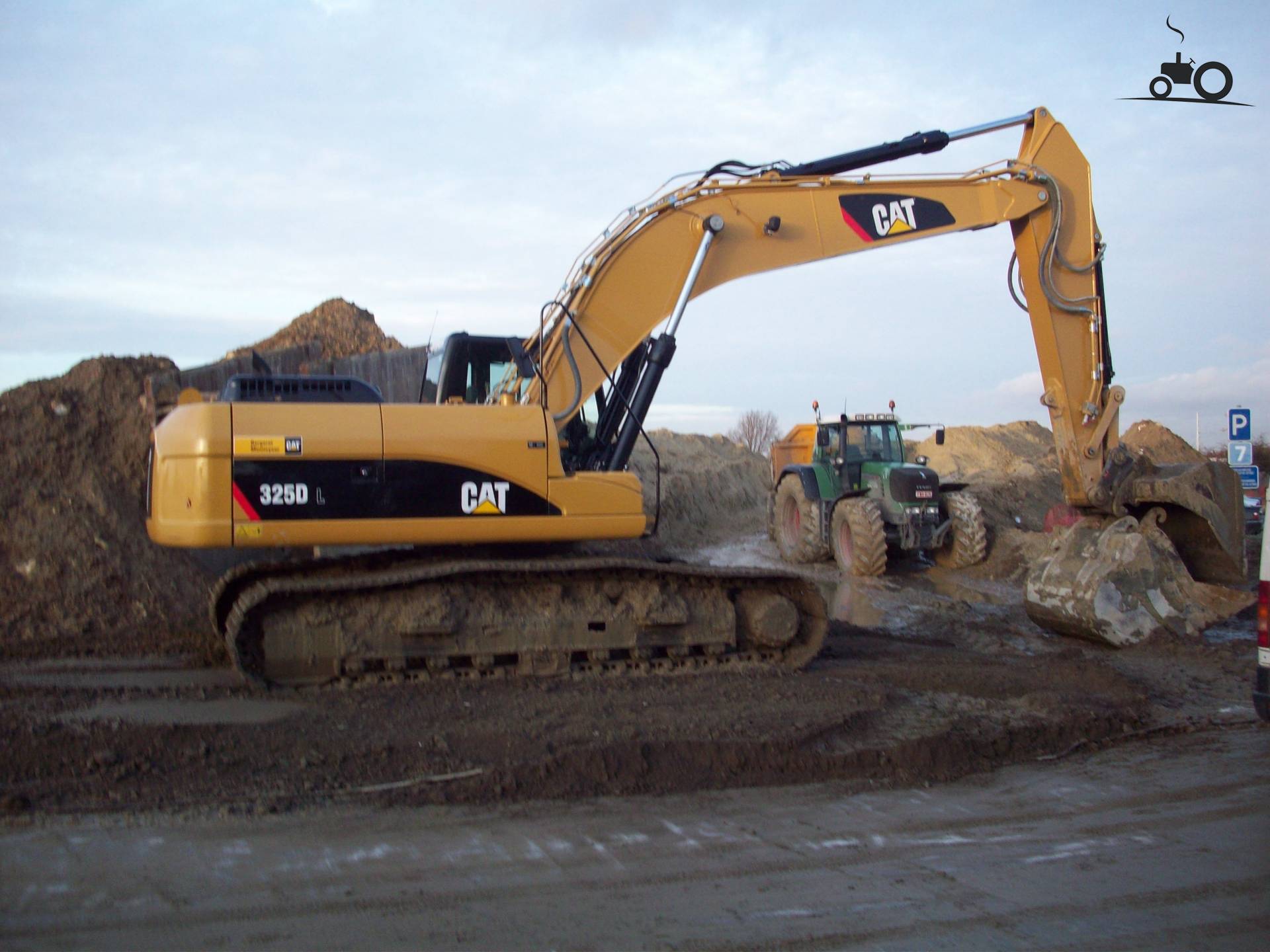 Komatsu pc80 с ямобуром. экскаваторщик минск. экскаватор pc-35. планировочный ковш с ротатором. мини экскаватор komatsu pc35mr-3.