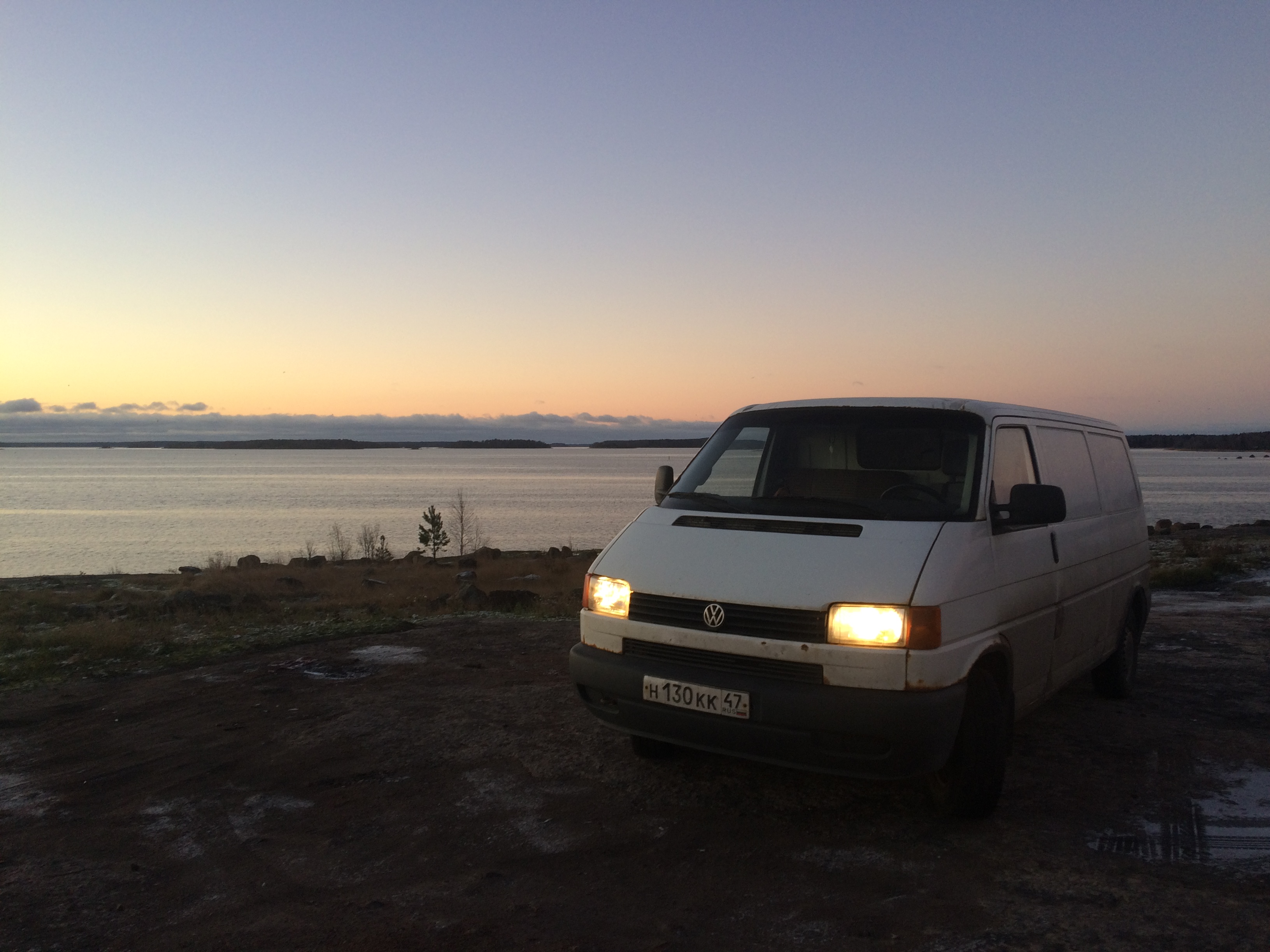 Вакансии г. Работа водителем в выборге. Работа водителем в выборге. Скания евро 5 евро 6. Водитель грузового автомобиля.