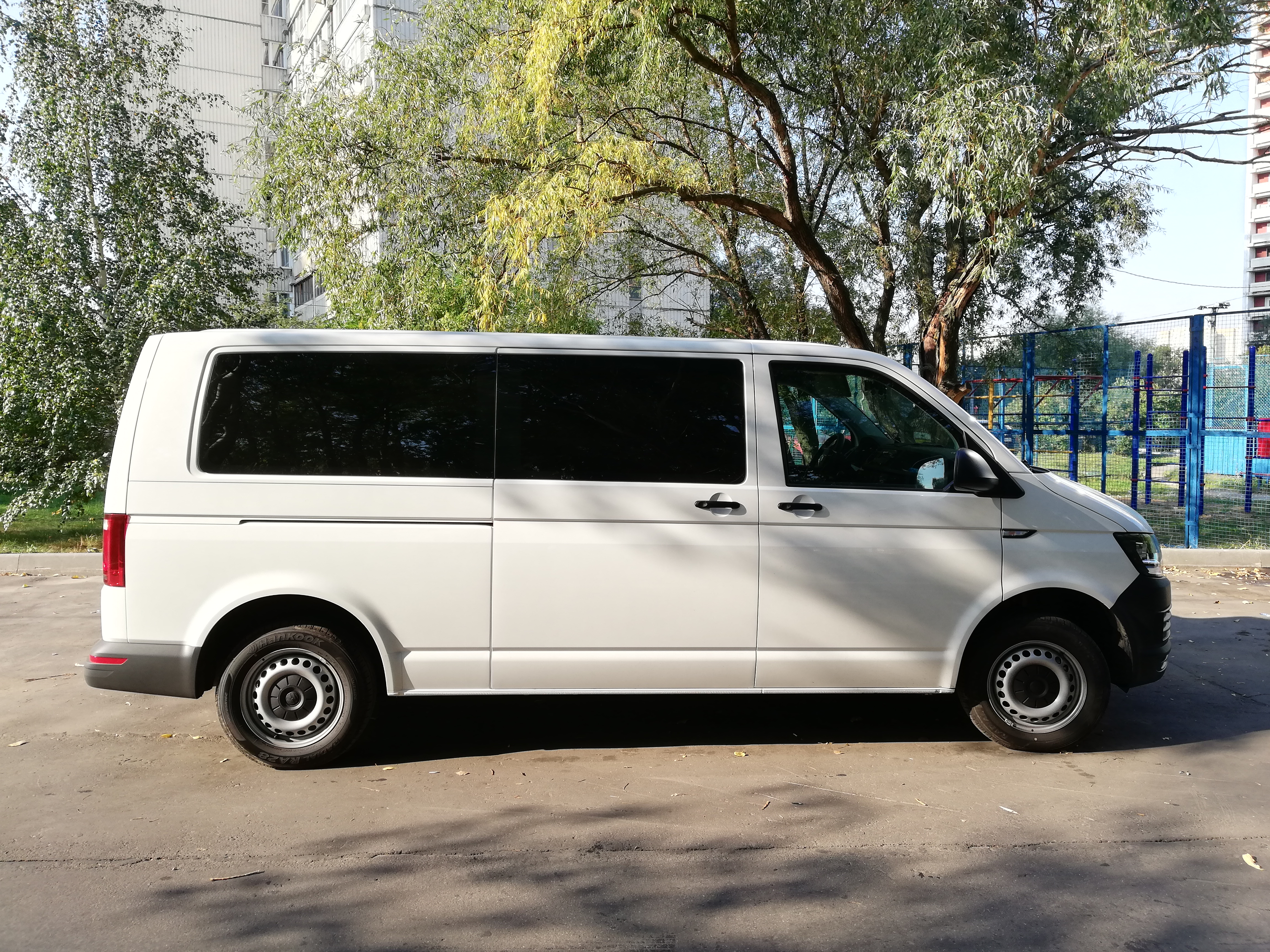 Mercedes benz sprinter 2003 микроавтобус. Мерседес спринтер вип 19 мест. Заказной микроавтобус дмитров. Микроавтобус в московскую область. Мерседес спринтер 515 люкс 21 пас мест.