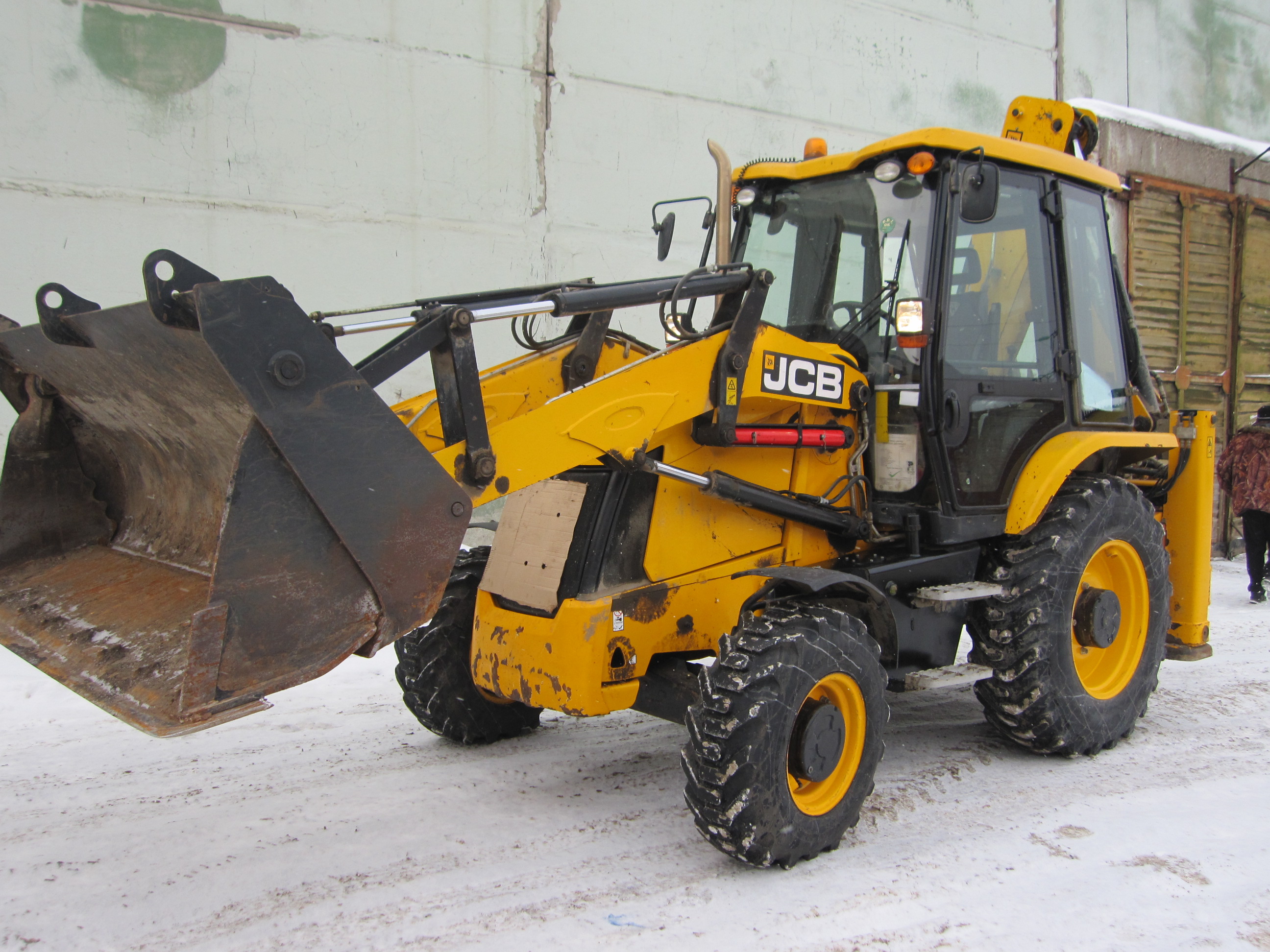 Аренда экскаватора-погрузчика JCB в Перми