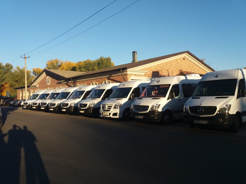 Пассажирские перевозки Банк ВТБ, Петровская площадь, Авиатор, Азов,  Ростовская область телефон: +79094036011 (Лариса)