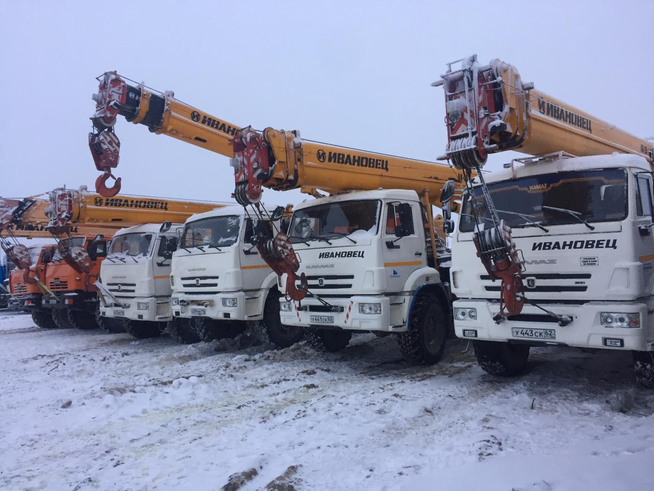 автокран мкт-25,5. Liebherr ltm 1300-6. чп на производстве кран задавил в хмао за 2022г. автокран новый уренгой. автокран ивановец кс-65740-8.