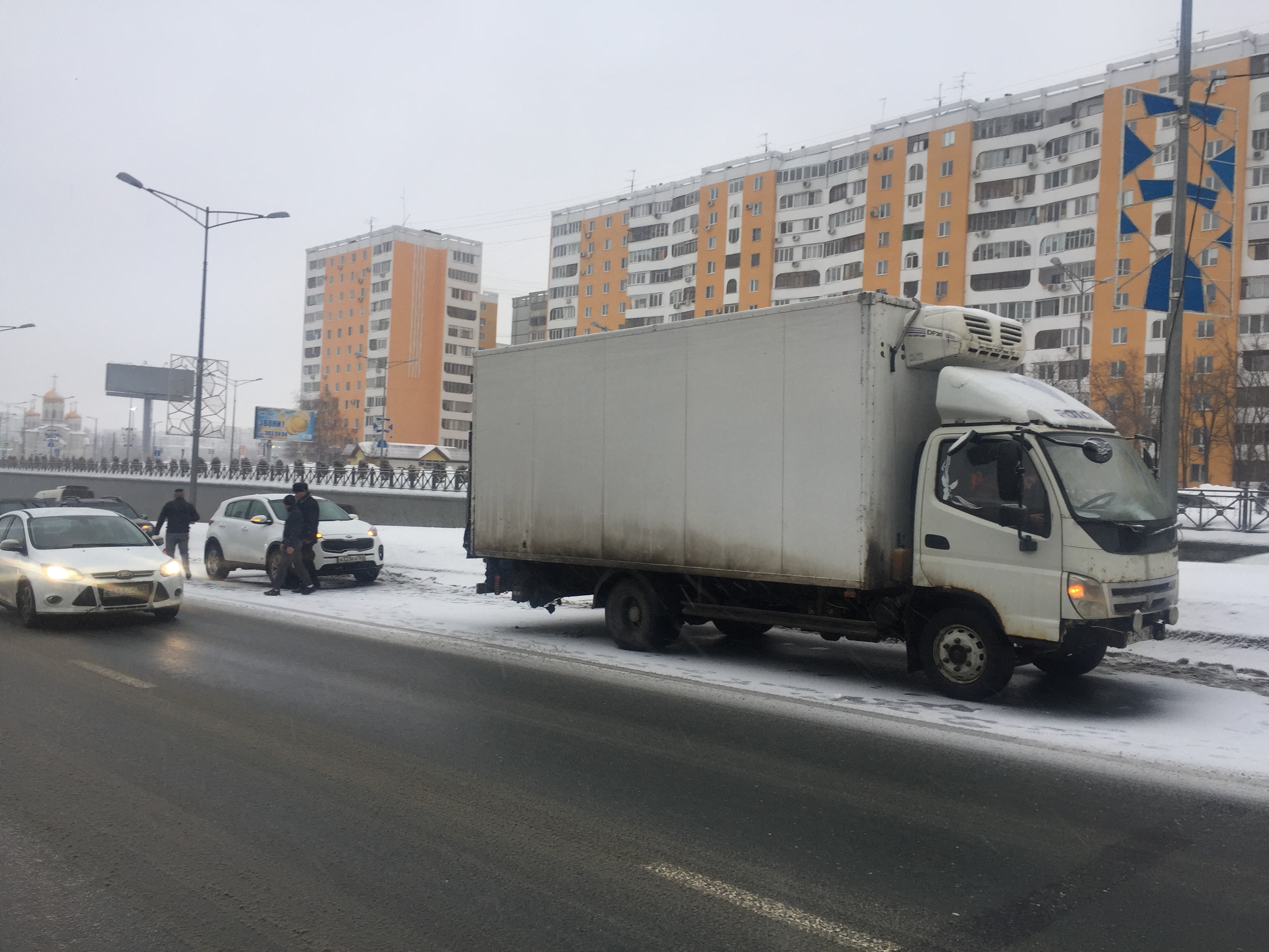 Рефрижератор перевозит грузы по маршруту челябинск новосибирск