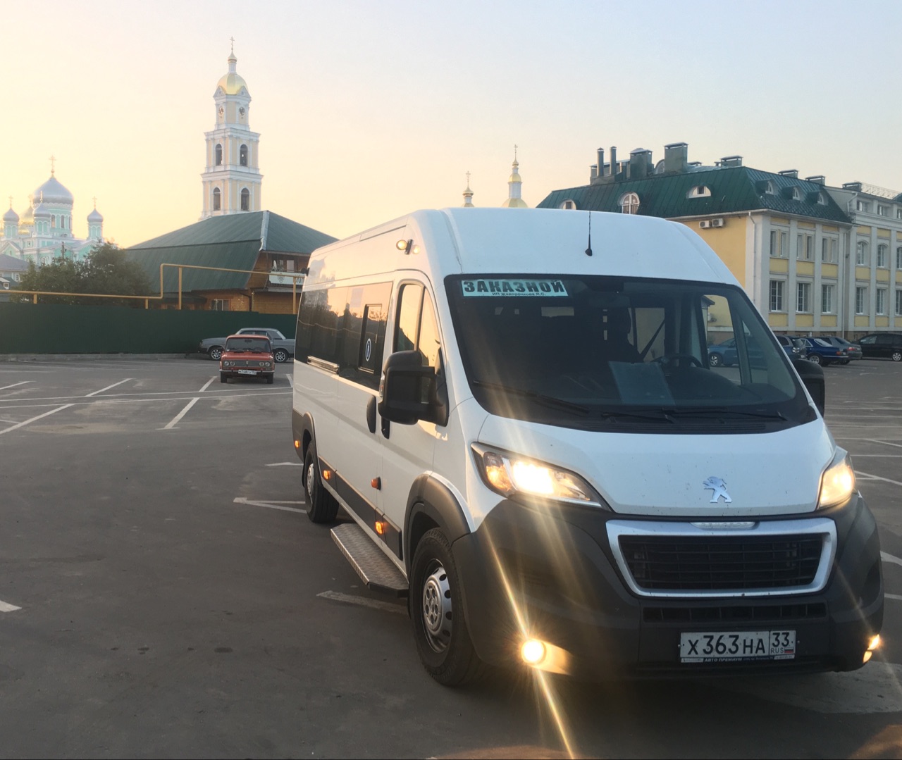 Автобусы черемхово. Пассажирские перевозки Барнаул Белоярск. Заказной автобус Холмска. Микроавтобус на 9е мая. Автобус Орск Восточный.