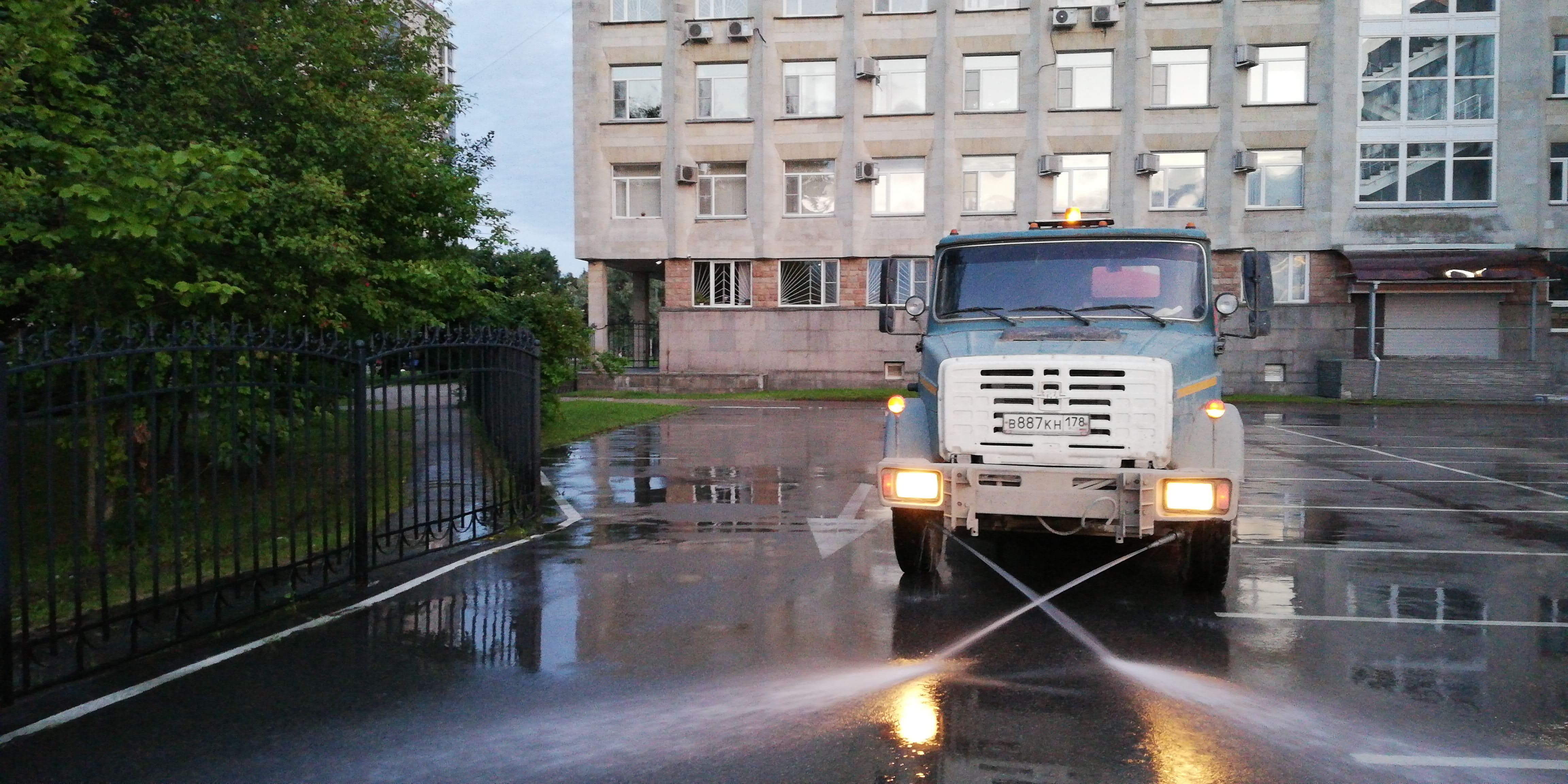 Перевозка жидких грузов цистернами на автотранспорте | Цены на услуги в  Санкт-Петербурге (СПб) и Ленинградской области