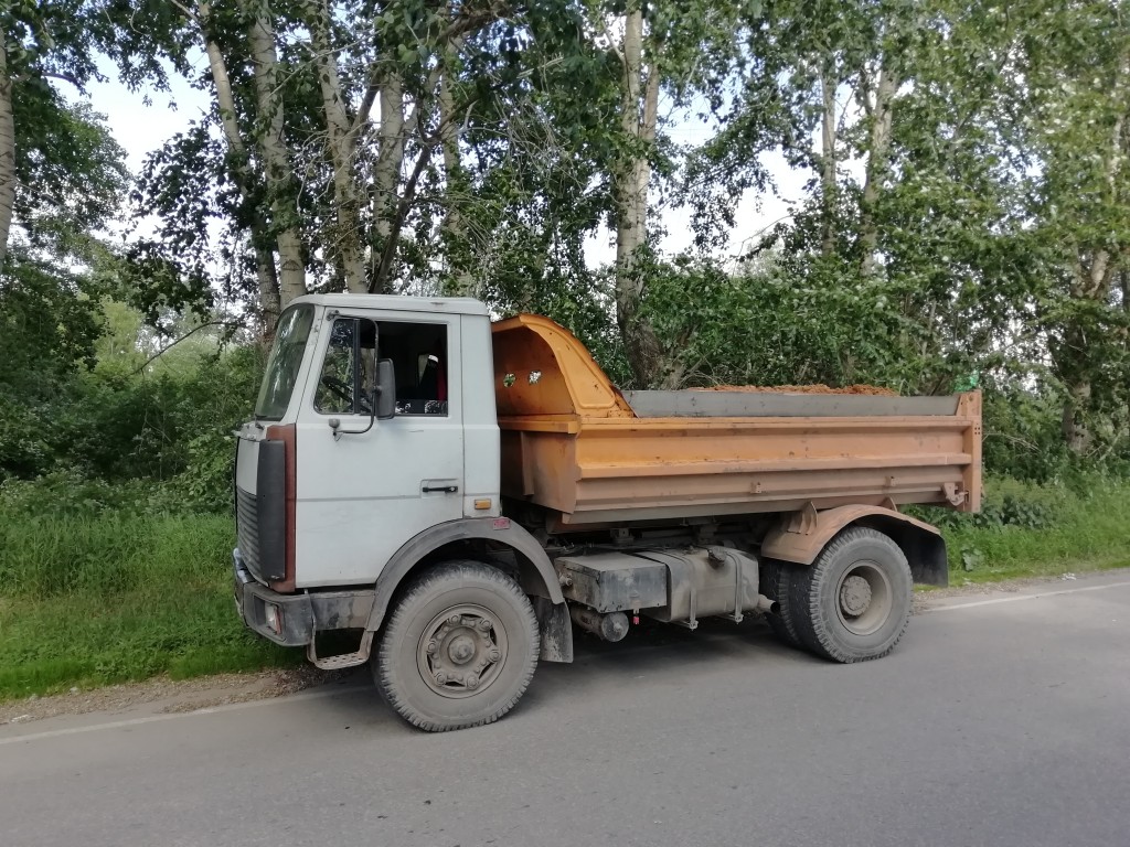 Аренда самосвала. Перевозка сыпучих, жидких грузов Березники, Челюскинцев,  83 телефон: 89027989608 (Максим)