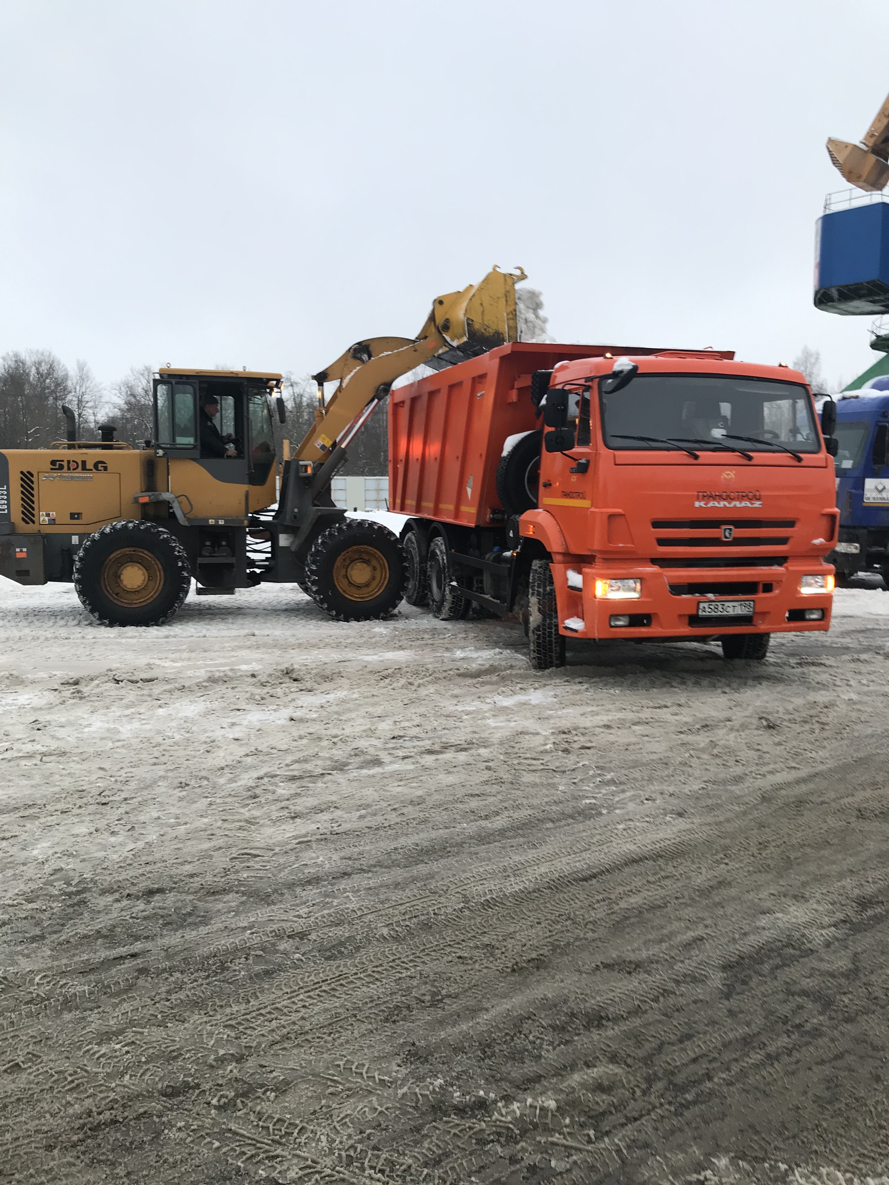 камаз фронтально. самосвал man tga 41. самосвалы спб. самосвал с гибкой рамой. Man tgs 41.