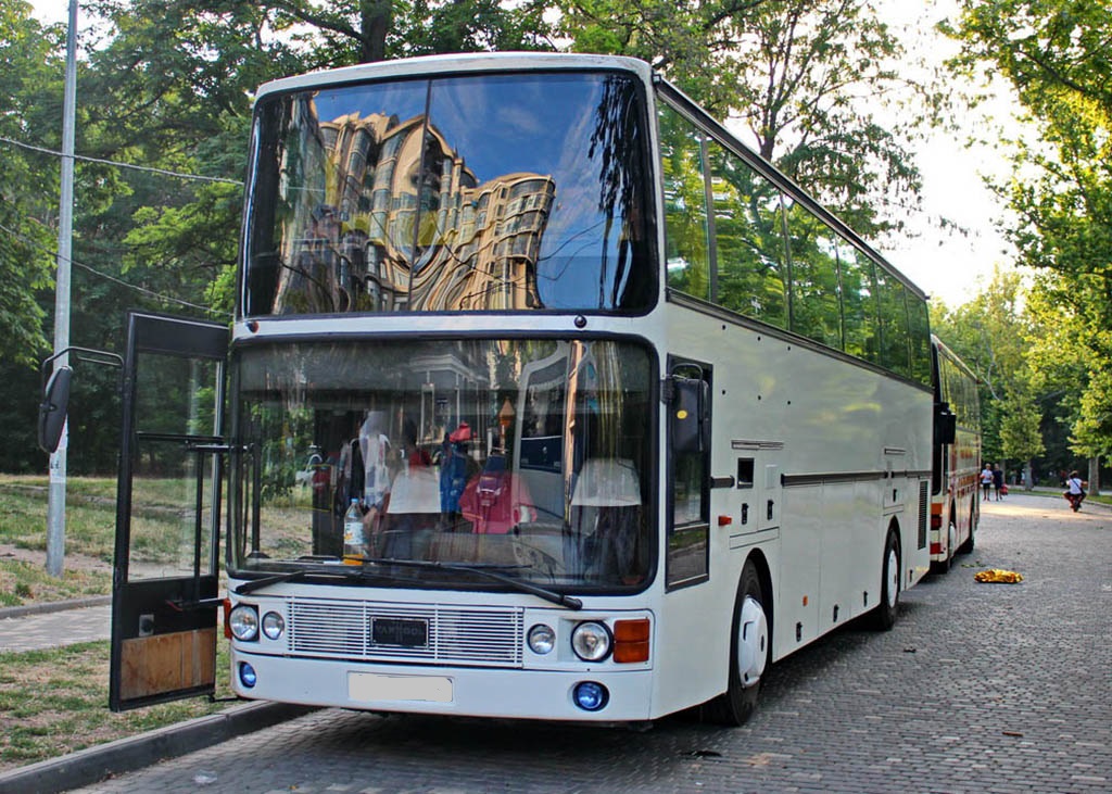 Автобус красногвардейское симферополь сегодня. VANHOOL T 816. Заказной автобус. Van Hool Altano Salon. Van Hool t816 Altano фото.