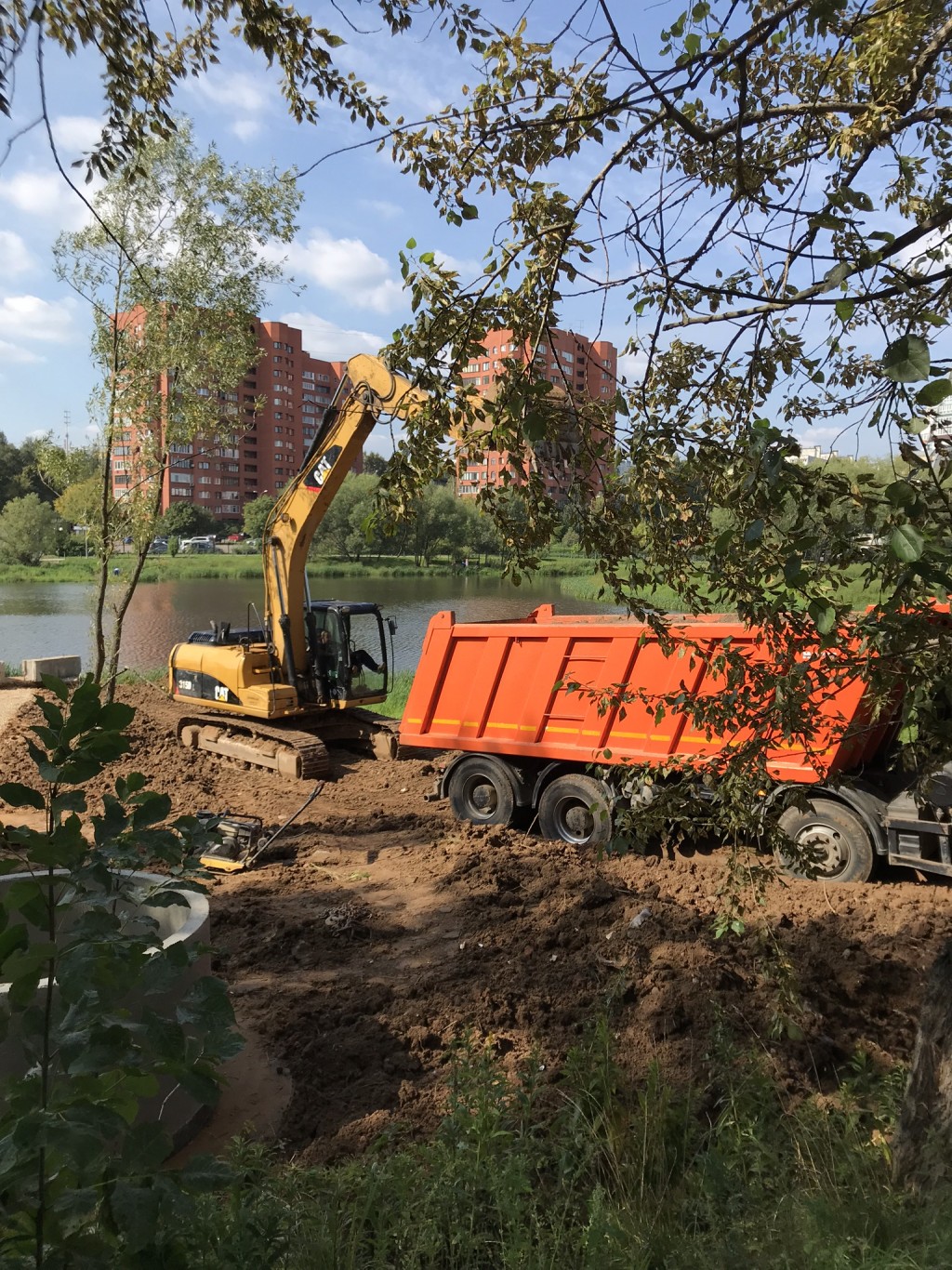 Купить грунт — Москва | Цены на доставку плодородной земли почвы