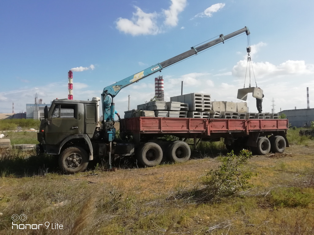 Установка лесовозных коников на Камаз