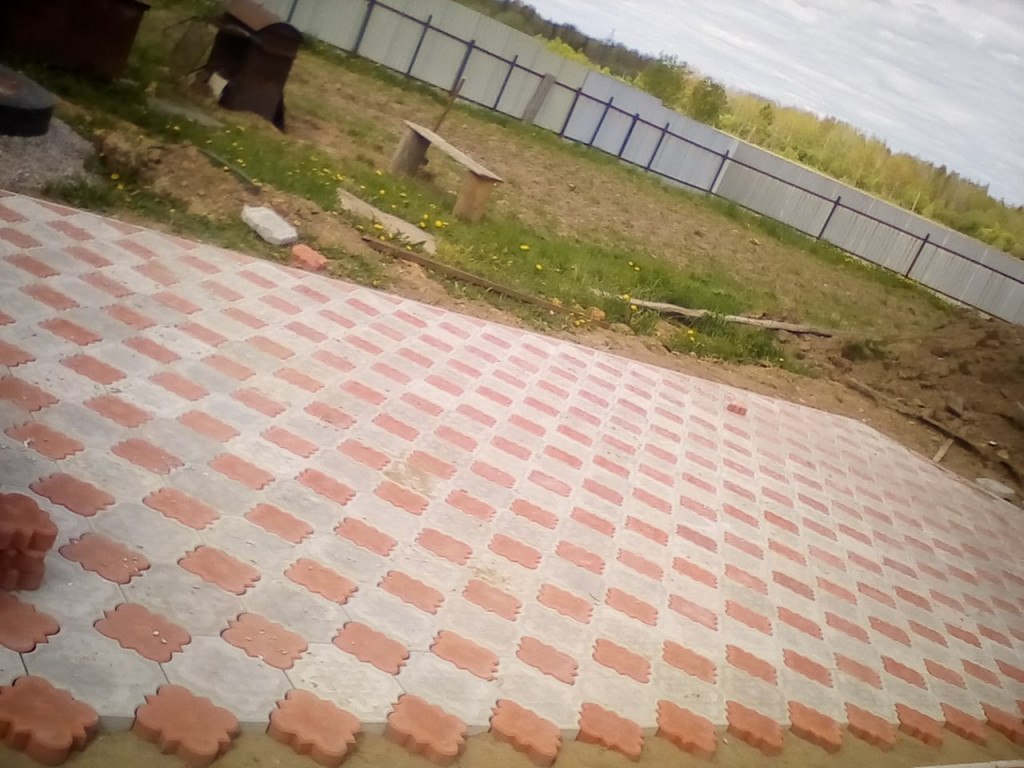 Укладка керамической плитки. Раскладка тротуарной плитки. Укладка плитки ленинградская область. Клинкерная тротуарная плитка и брусчатка. Плитка во двор.