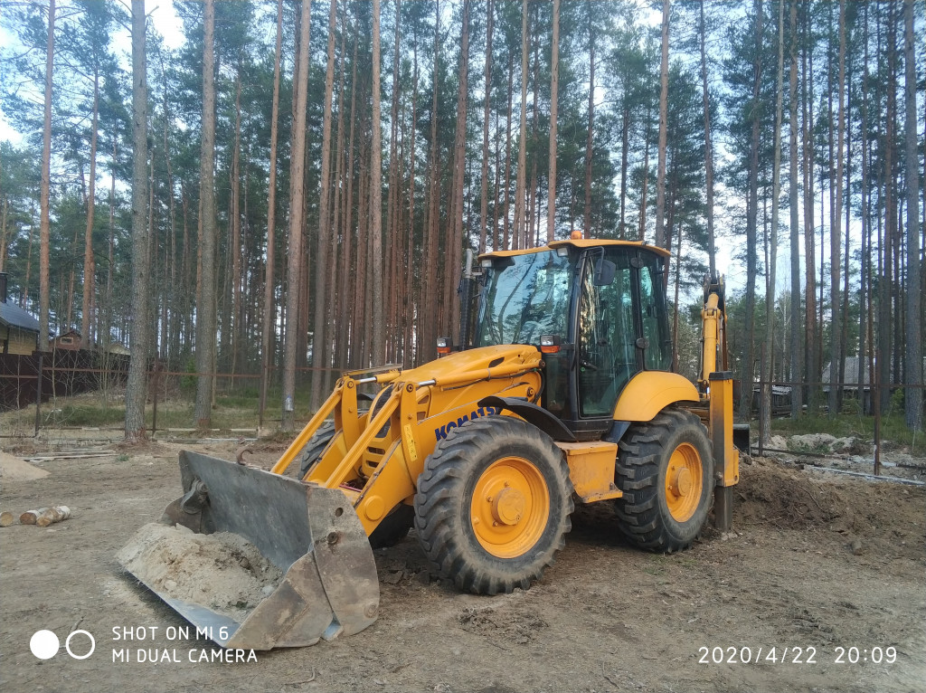 Планировка погрузчиком. Volvo bl61b. Экскаватор-погрузчик Volvo bl61b. Вольво бл 61. Экскаватор Вольво BL 61b.