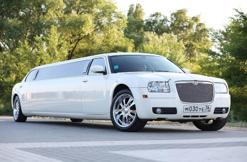 Лимузины Алмиаты chrysler300c