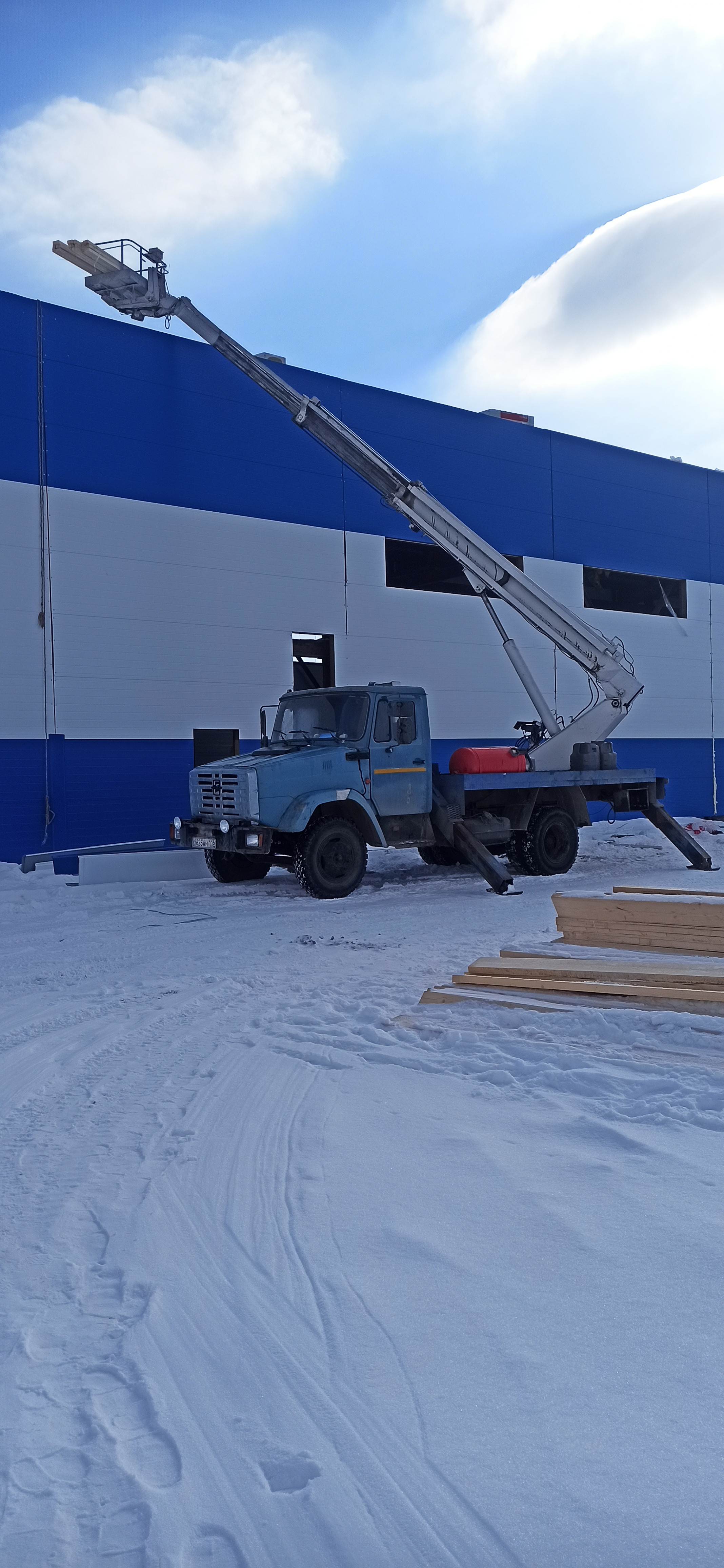 Автовышка газ-3309 агп-18м. Автовышки. Аренда автовышки в казани. Аренда автовышки в казани. Автовышка hyundai mighty 28.