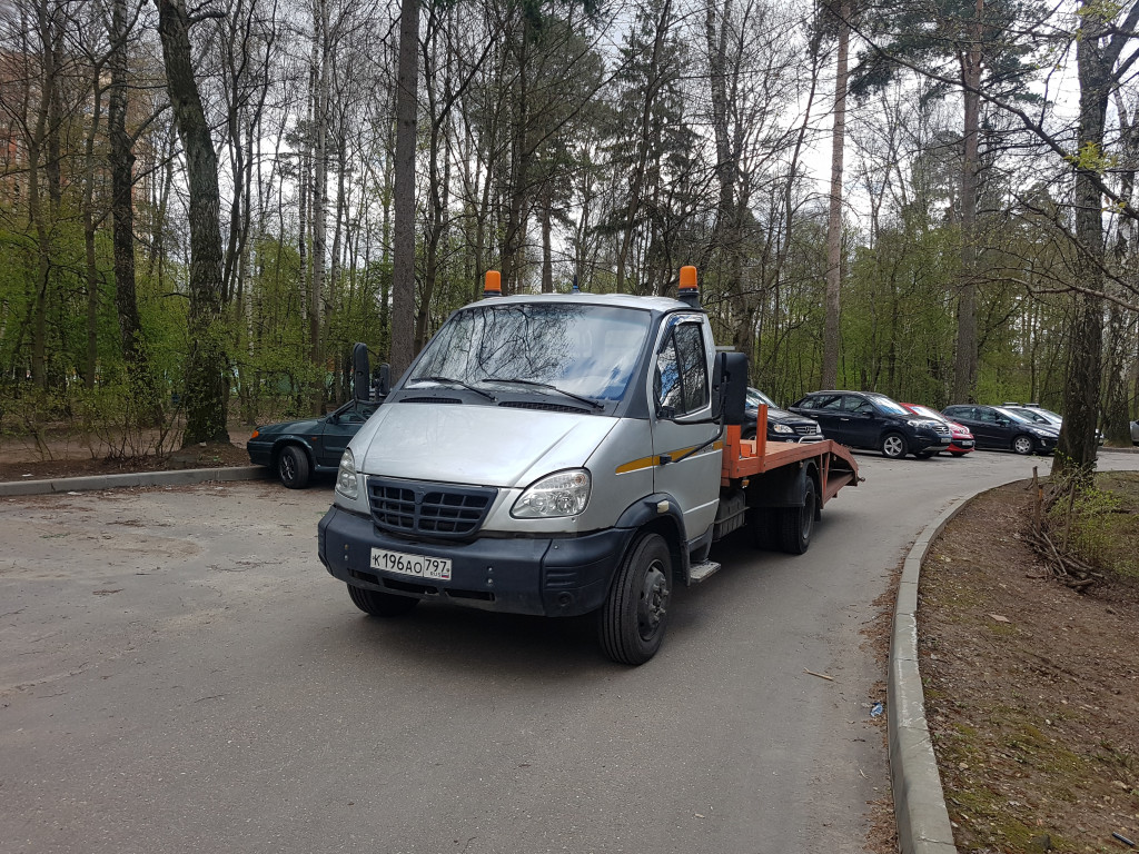Эвакуатор кроссовер. Эвакуатор пушкино. Эвакуатор долгопрудный. Семерка на эвакуаторе. Автовозы.