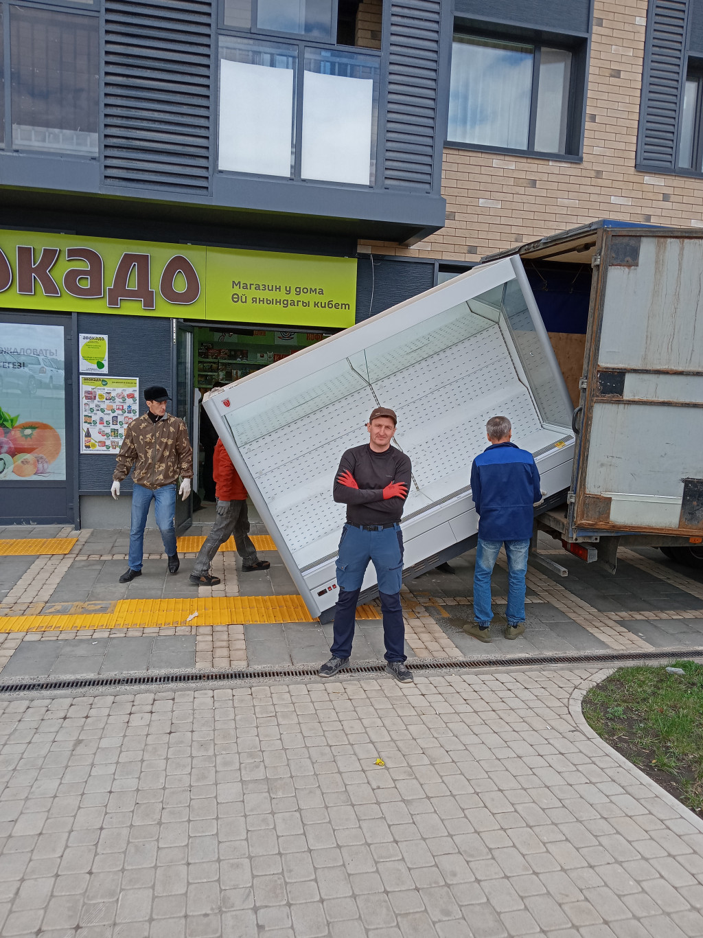 Грузчики в Набережных Челнах недорого — заказать услуги грузчиков для  переезда | Перевозка-24