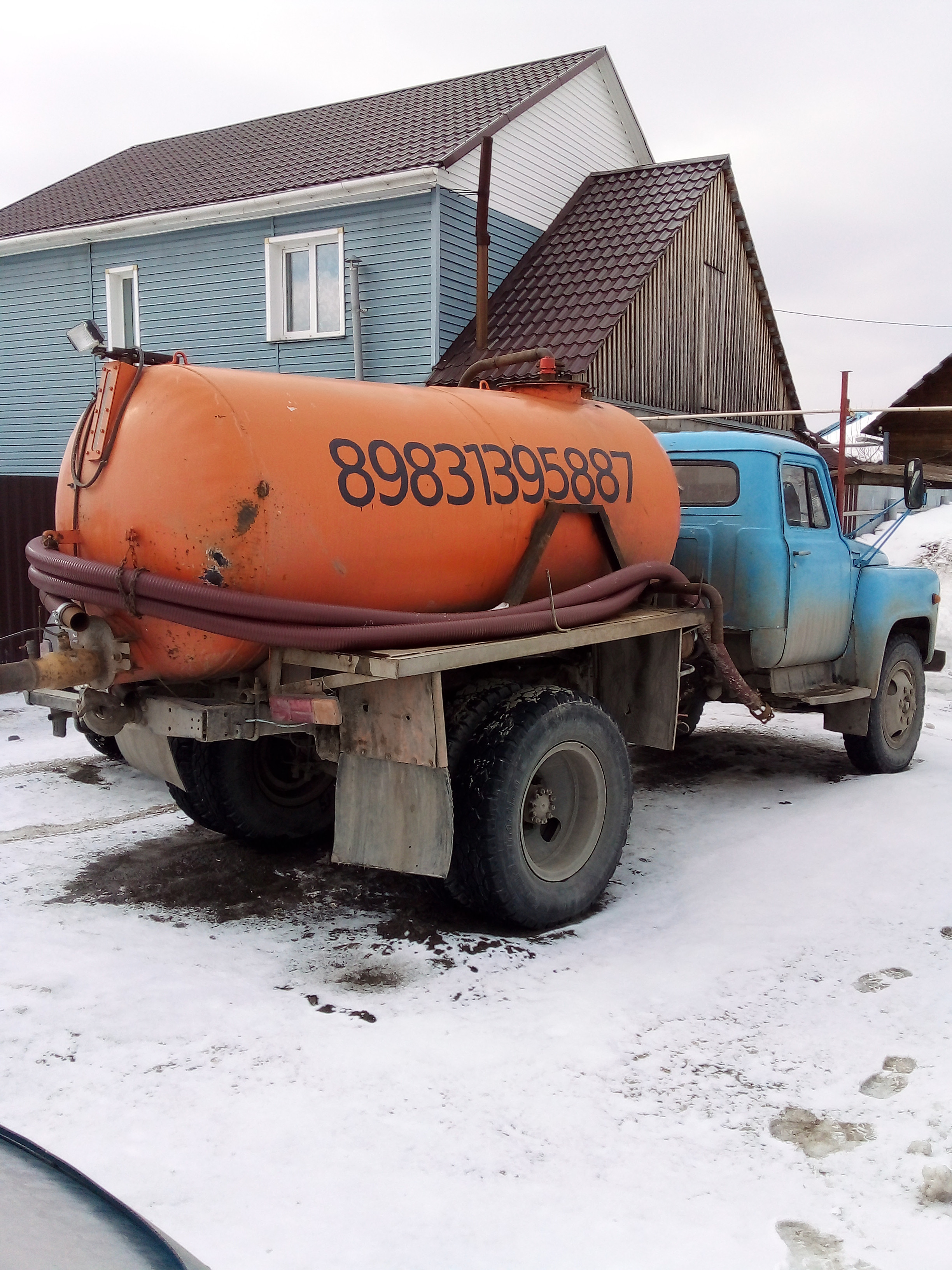 Откачка новосибирск. Ассенизатор 4 Куба.