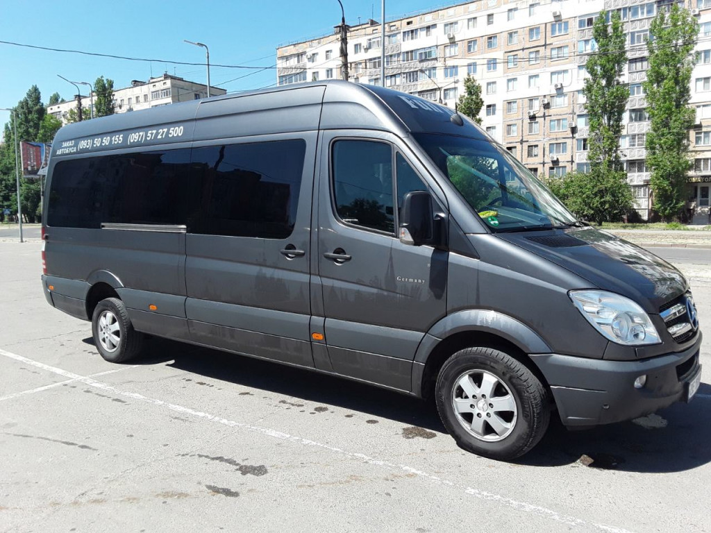Владельцев микроавтобусов. Владельцев микроавтобусов