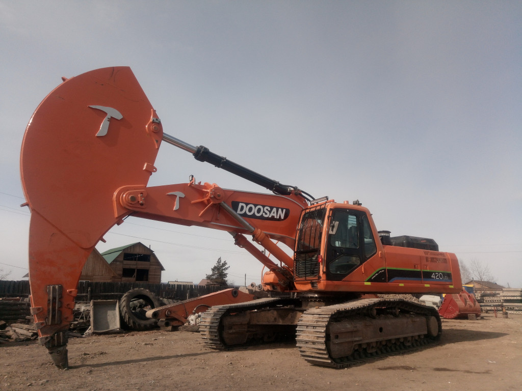 Аренда экскаватора DOOSAN в Чите