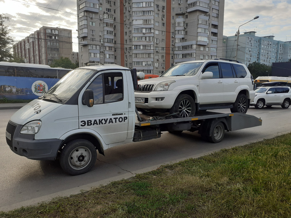 Эвакуатор круглосуточно. Заказать эвакуатор Ростов-на-Дону, проспект  Стачки, 20 телефон: 89525763937 (Андрей)