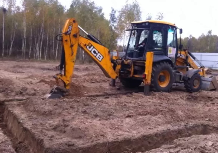 Экскаватор погрузчик траншея. Экскаватор погрузчик JCB копка. Экскаватор JCB копка. JCB 3cx траншея. Трактор JCB 3cx с землей.
