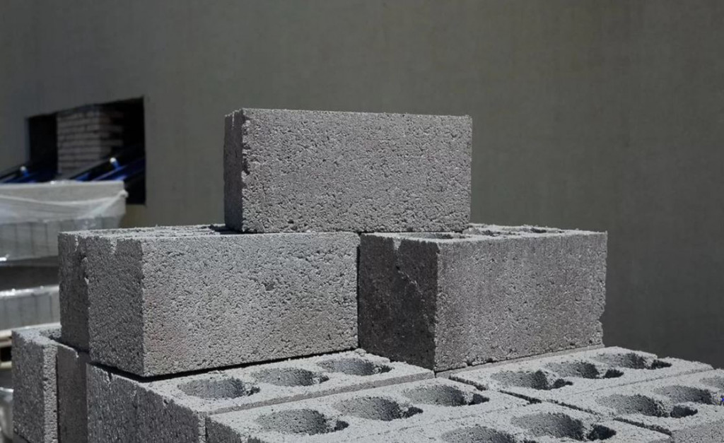 Пустотные фундаментные блоки. Блоки с отверстиями. Шлакоблок 390х190х190. Шлакоблоки усиленные. Пеплоблоки 60*30*20.