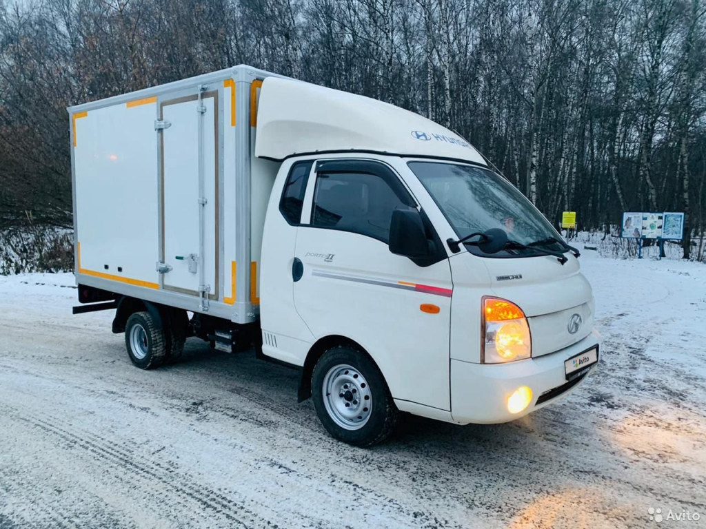 Аренда портер в москве без водителя. Hyundai Porter цельнометаллический. Хендай Портер цельнометаллический фургон. Портер цельнометаллический кузов. Hyundai Porter цельнометаллический, 2022.