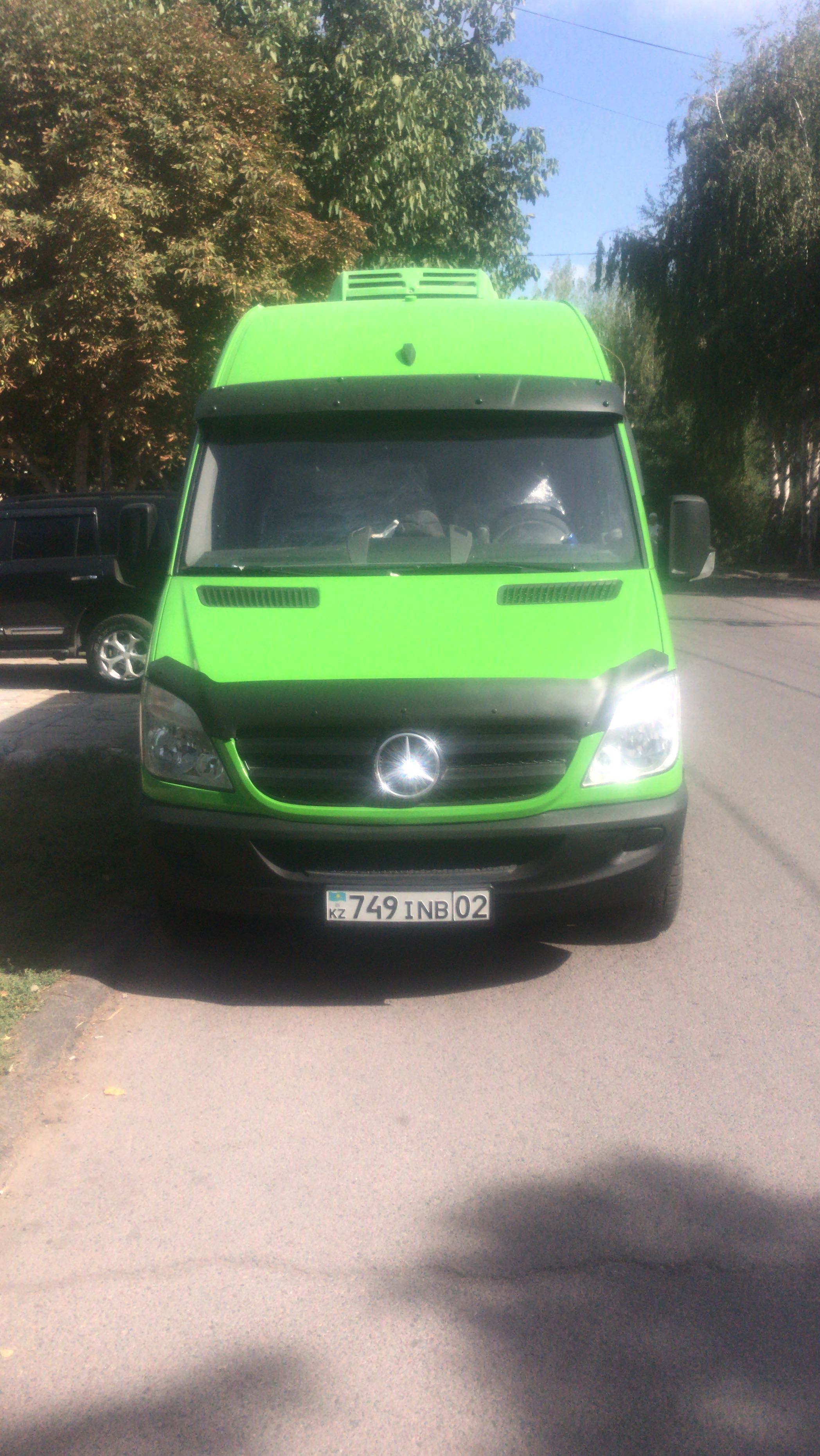 Mercedes Benz Sprinter 2011 будка