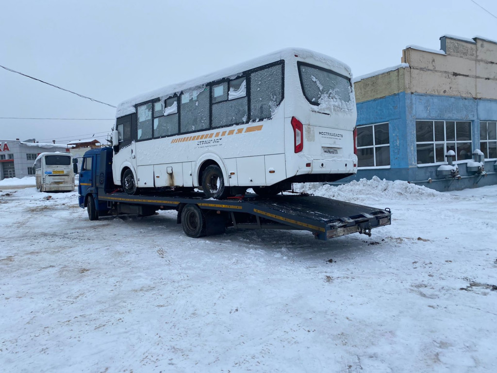 Грузовой эвакуатор в Мытищах для перевозки грузовых автомобилей и  спецтехники | Перевозка-24