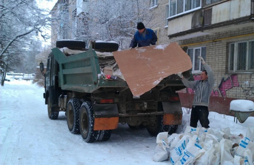 Вывоз мусора камаз фото