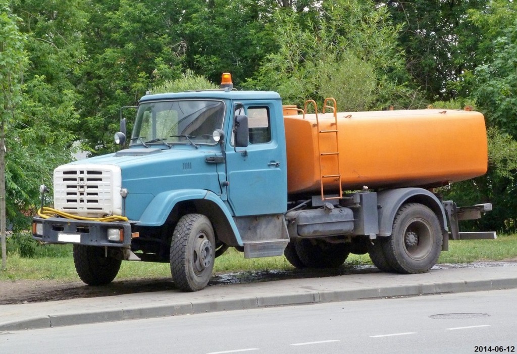 Аренда водовозов. ЗИЛ-4331 цистерна. ЗИЛ 4331 водовоз. ЗИЛ 4331 молоковоз. ЗИЛ 4333 цистерна.