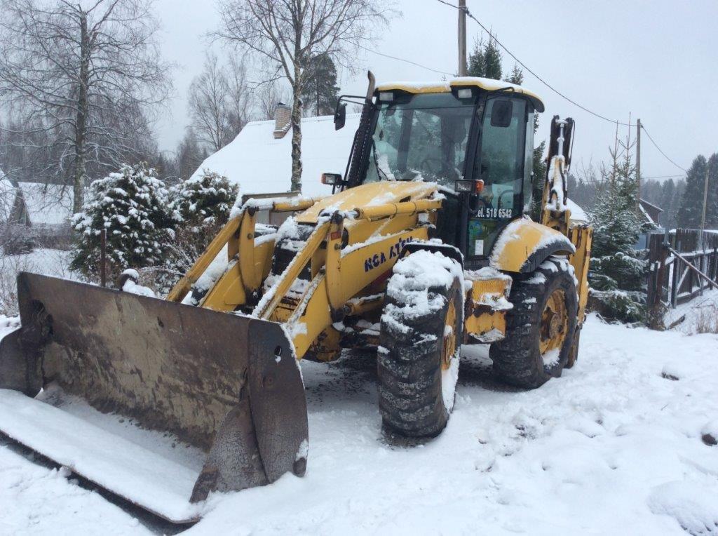 Экскаватор погрузчик ярославль. Komatsu wb97s 2. Коматсу погрузчик wb97s2. Экскаватор-погрузчик Комацу 97s2. Комацу экскаватор погрузчик wb93r.