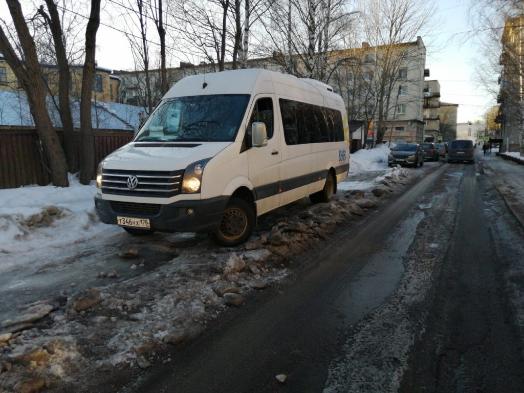 Аренда микроавтобуса — Выборг | Цены на заказ микроавтобуса с водителем на  сайте объявлений Перевозка 24